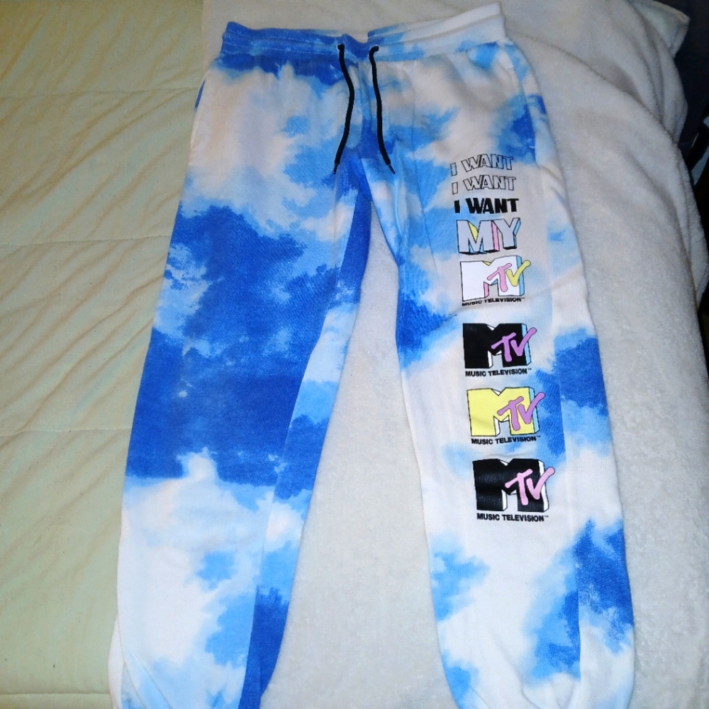 Blue and white tie die mtv sweat pants with pockets size medium with draw string
